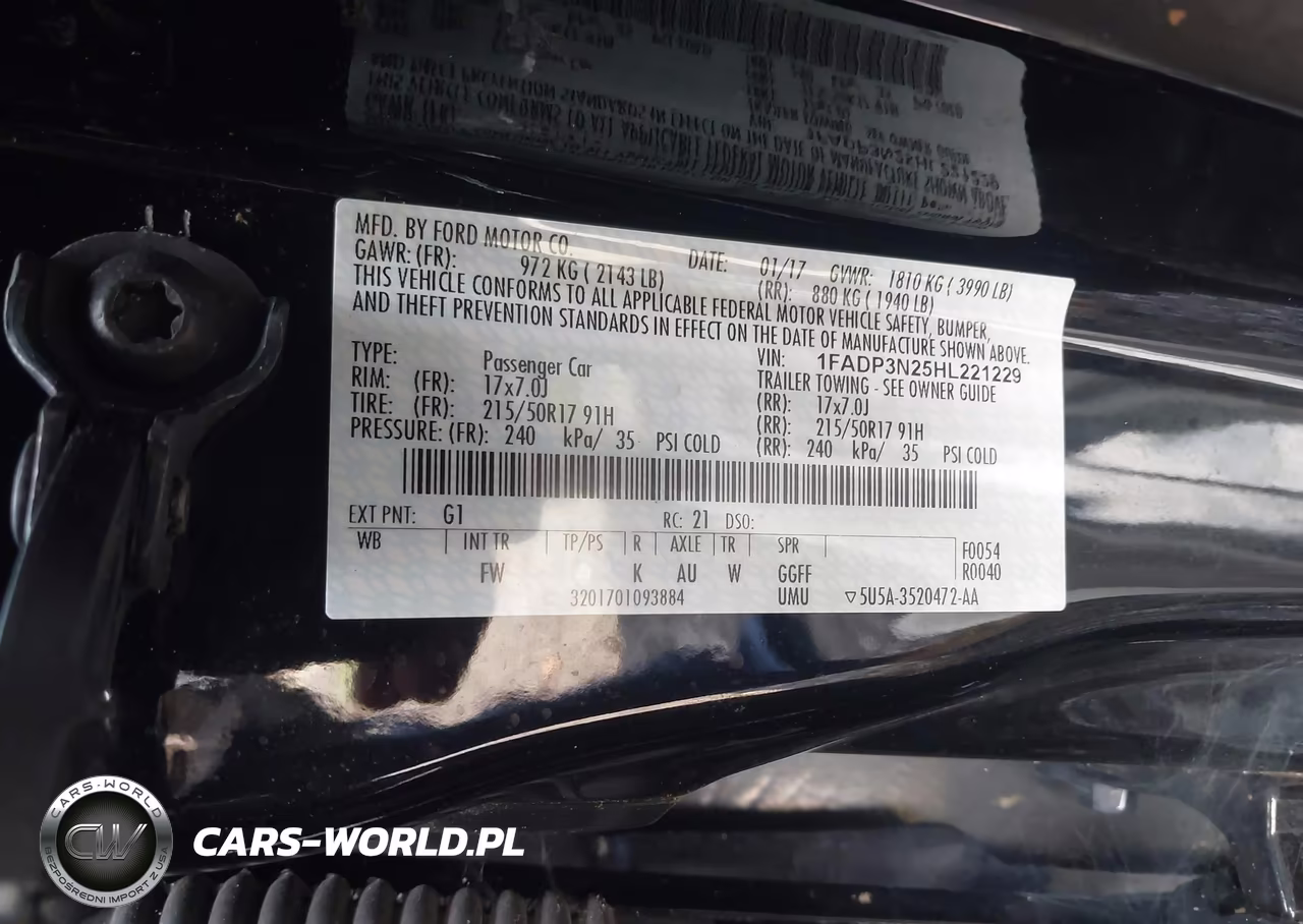 2017 Ford Focus Titanium VIN:1FADP3N25HL221229 - 9