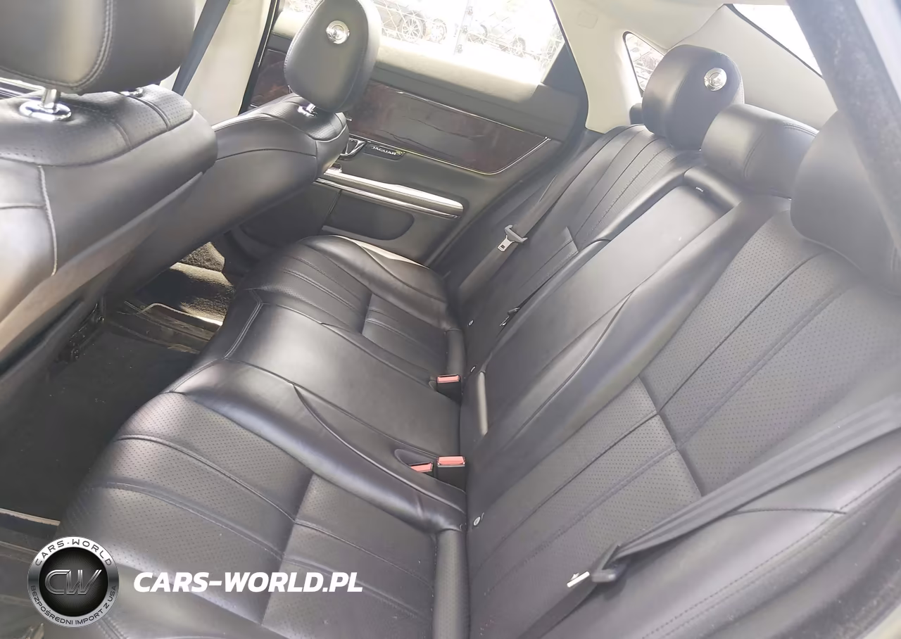 2015 Jaguar Xj VIN:SAJWA1CZ2F8V76501 - 8