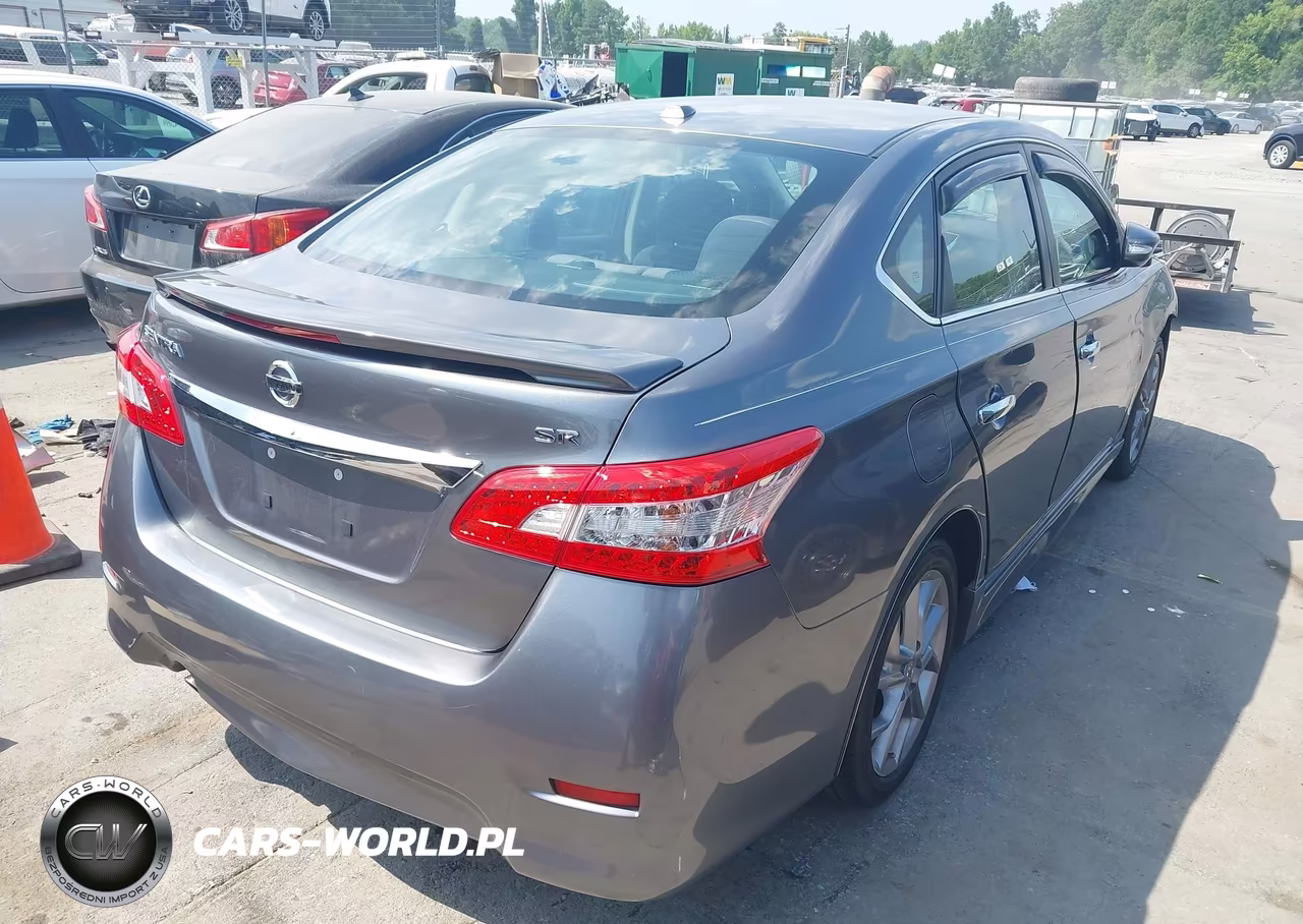 2015 Nissan Sentra Sr VIN:3N1AB7APXFY284709 - 4
