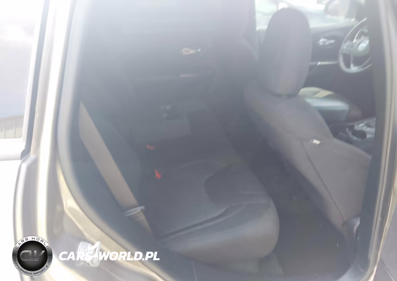 2020 Jeep Cherokee Latitude Fwd VIN:1C4PJLCB3LD515923 - 8
