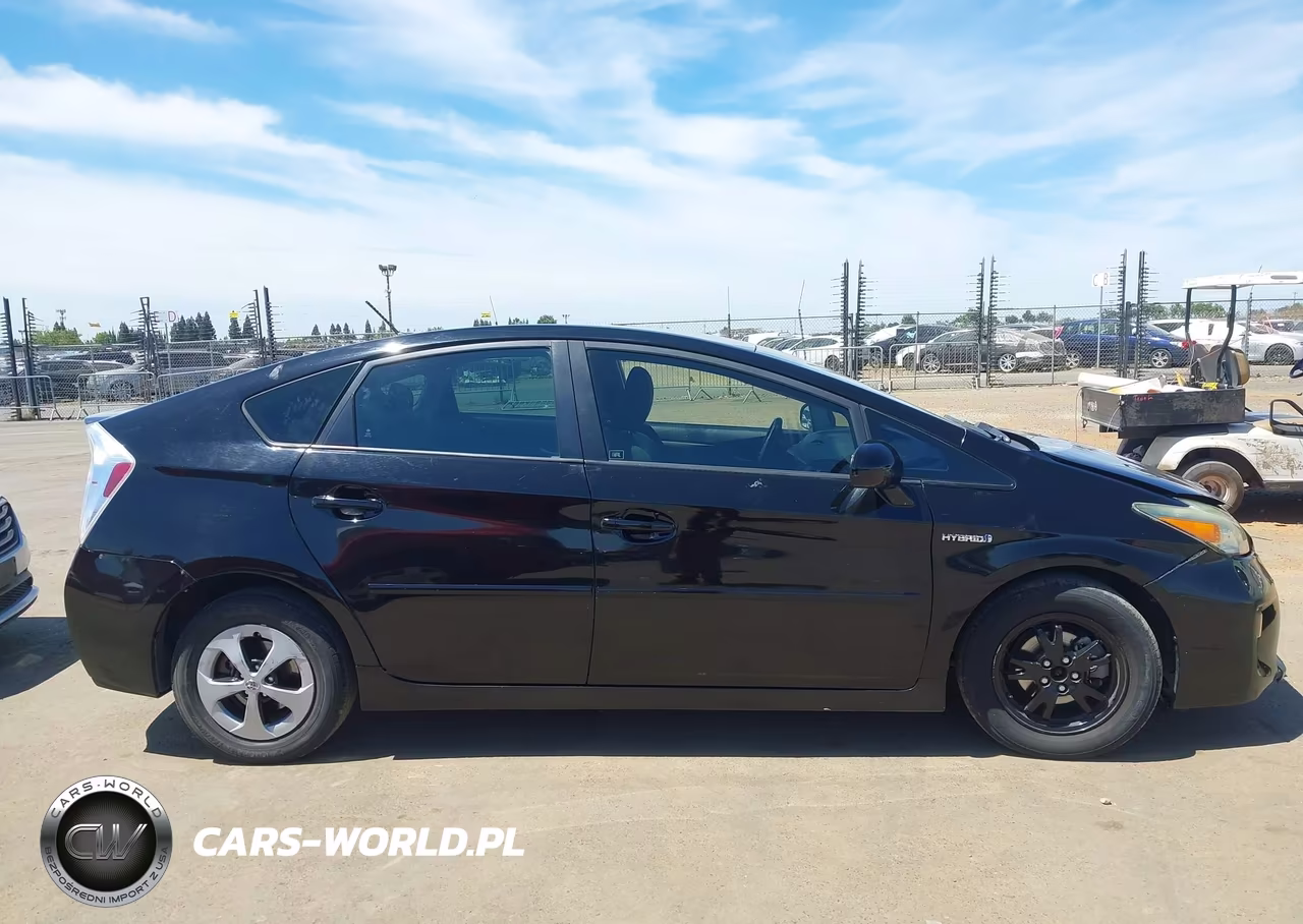 2012 Toyota Prius Two VIN:JTDKN3DU6C5463440 - 13