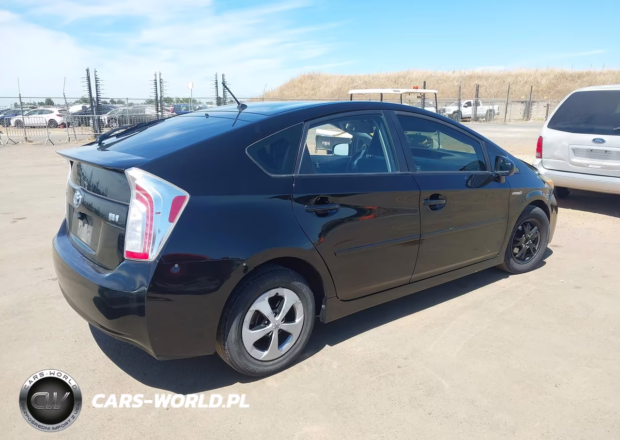 2012 Toyota Prius Two VIN:JTDKN3DU6C5463440 - 4
