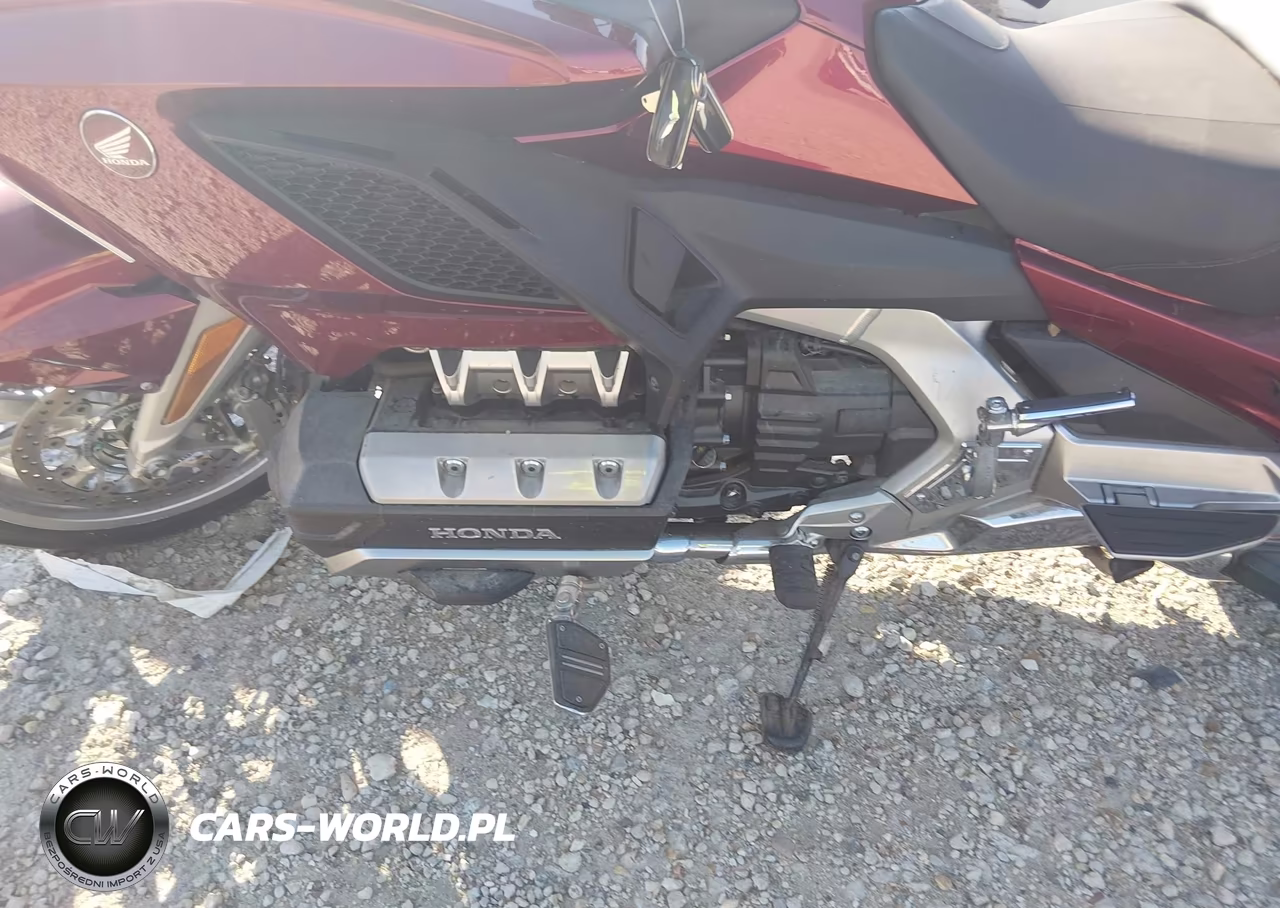 2018 Honda Gl1800 D VIN:JH2SC7957JK004065 - 9