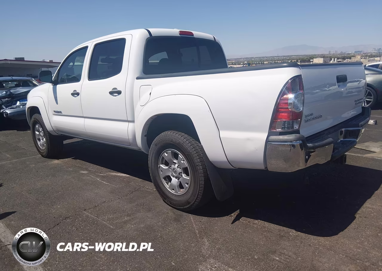 2010 Toyota Tacoma Prerunner V6 VIN:5TEJU4GN0AZ688665 - 3