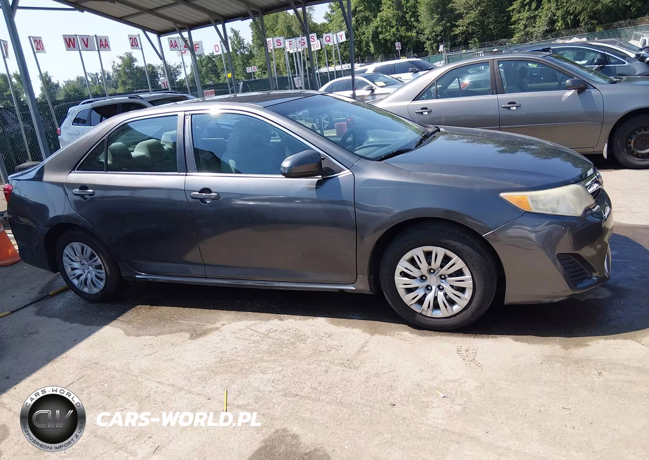 2014 Toyota Camry Le VIN:4T4BF1FK0ER348145 - 13