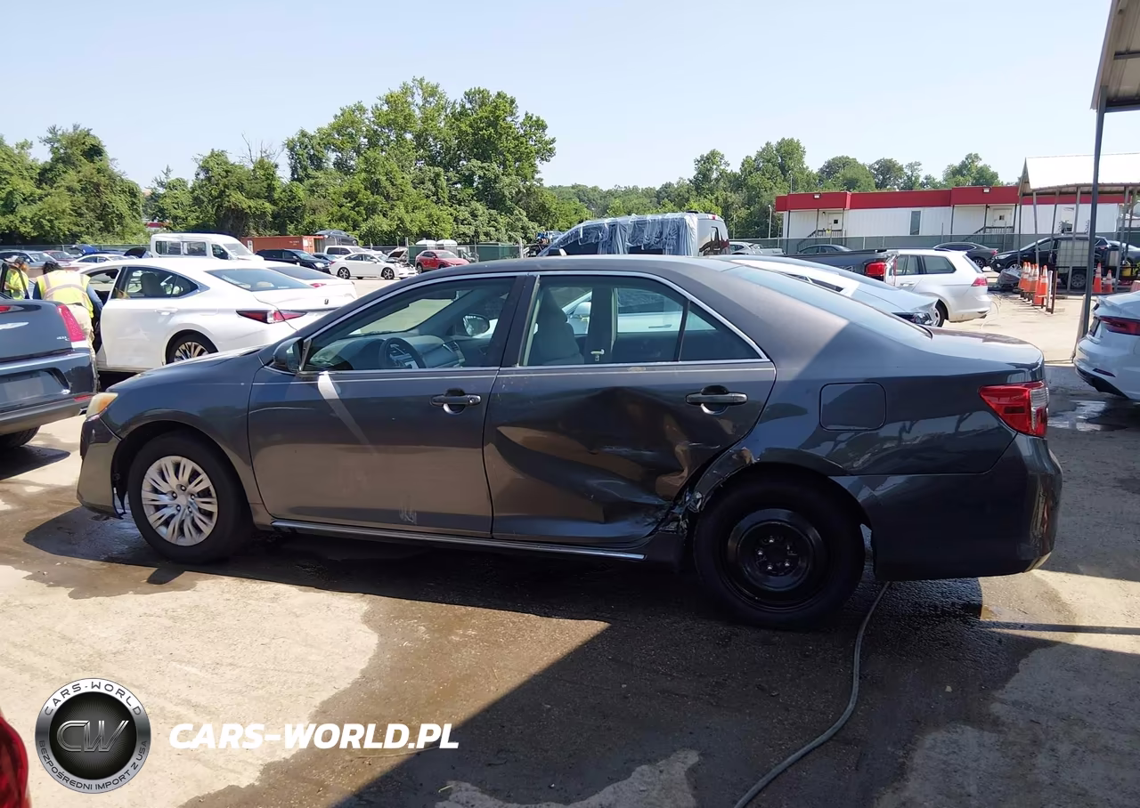 2014 Toyota Camry Le VIN:4T4BF1FK0ER348145 - 14