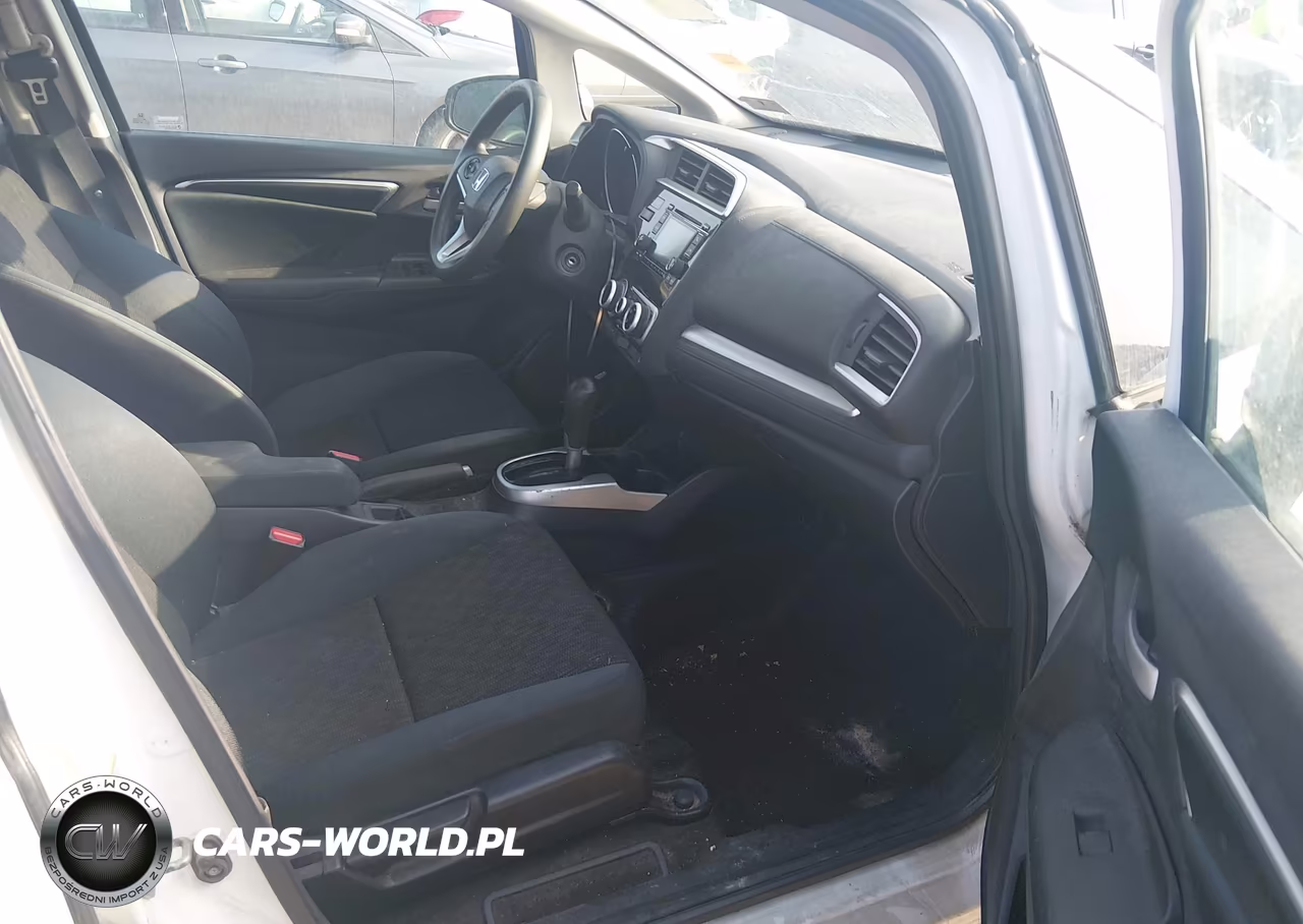 2015 Honda Fit Lx VIN:3HGGK5H51FM735387 - 5