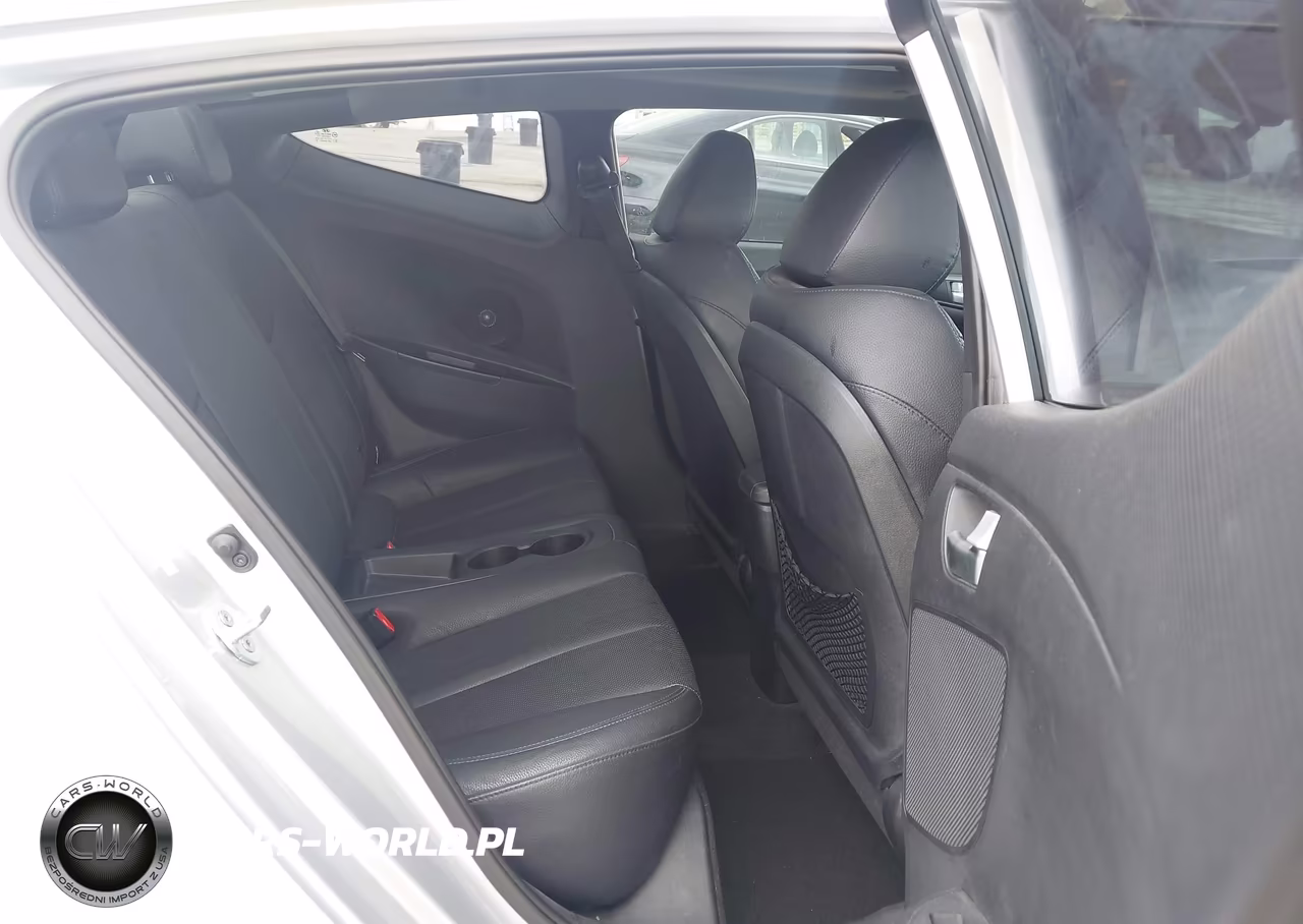 2013 Hyundai Veloster Turbo W-Blue VIN:KMHTC6AE2DU108549 - 8