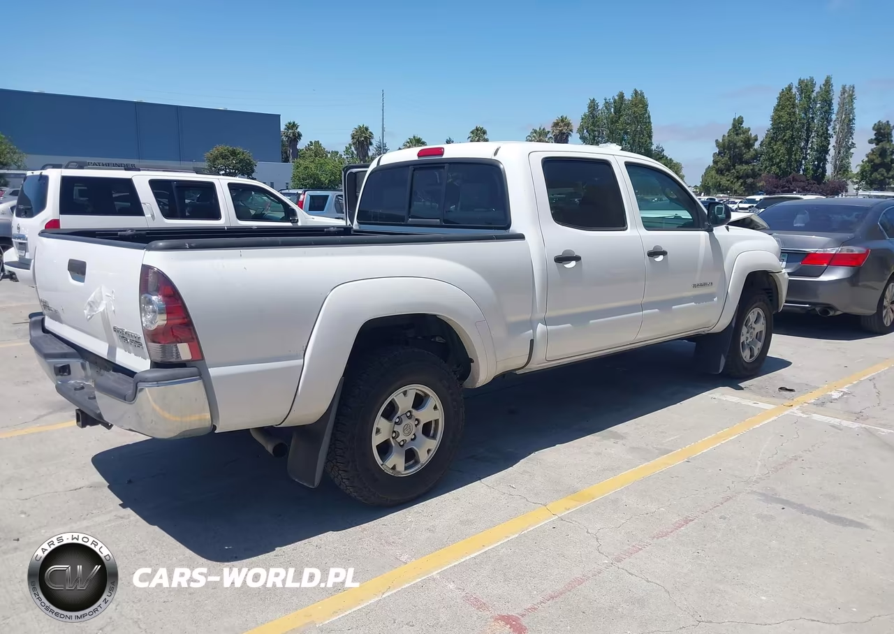 2013 Toyota Tacoma Prerunner V6 VIN:3TMKU4HN7DM037263 - 4