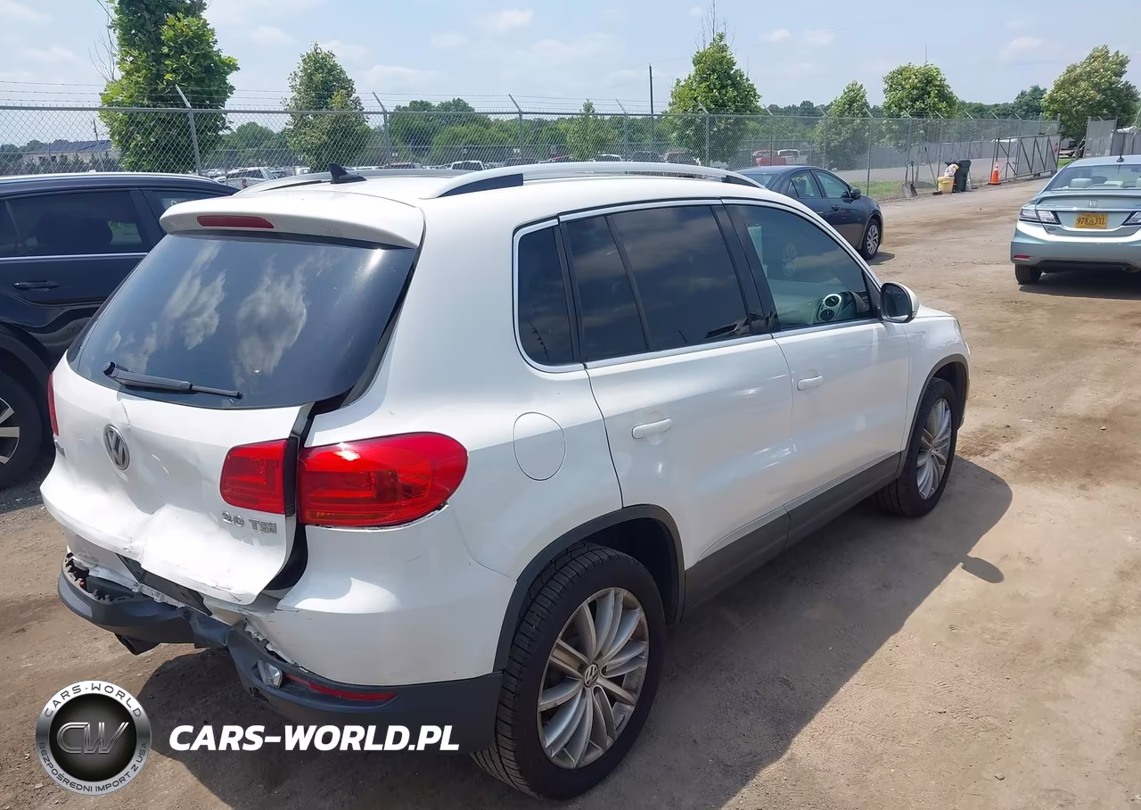 2013 Volkswagen Tiguan Se VIN:WVGAV3AX7DW563015 - 4