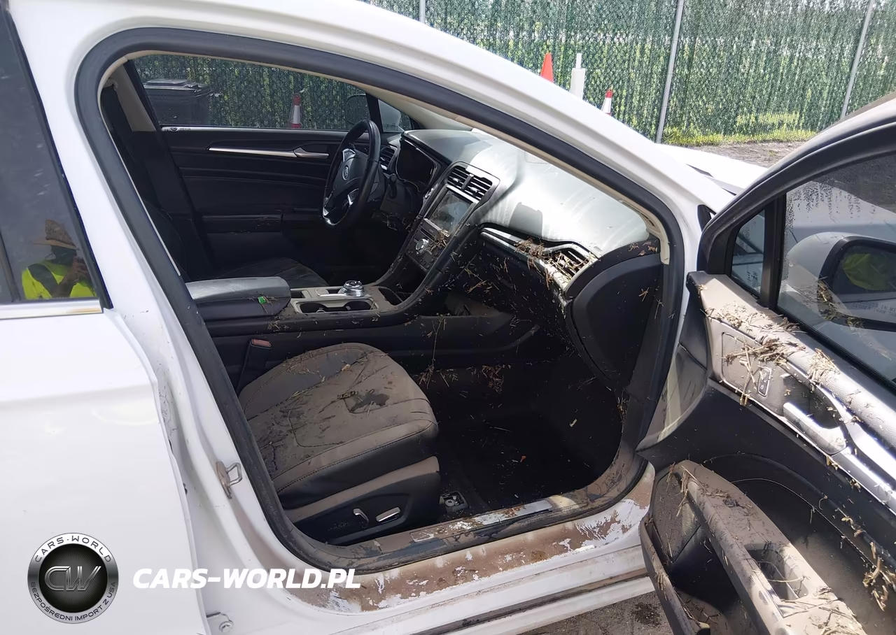2020 Ford Fusion Titanium VIN:3FA6P0D98LR206840 - 5