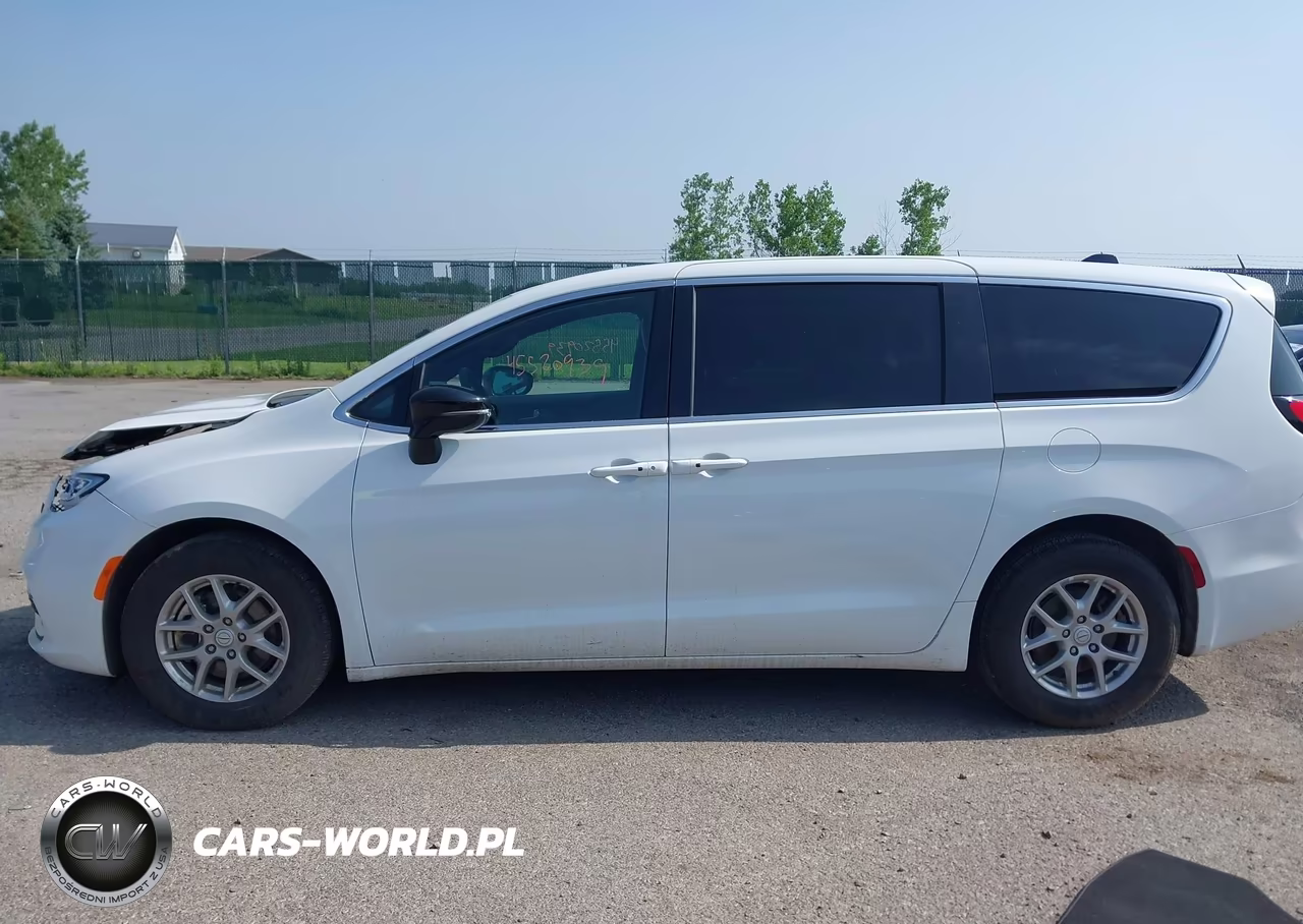 2026 Chrysler Pacifica Select VIN:2C4RC1BG7TR217232 - 14