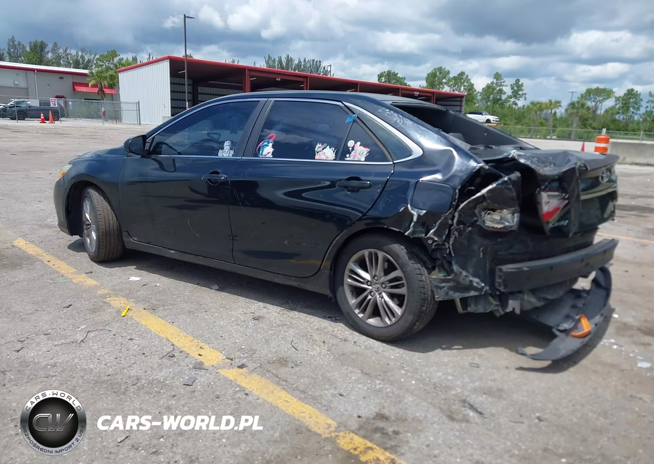 2015 Toyota Camry Se VIN:4T1BF1FK1FU475238 - 3