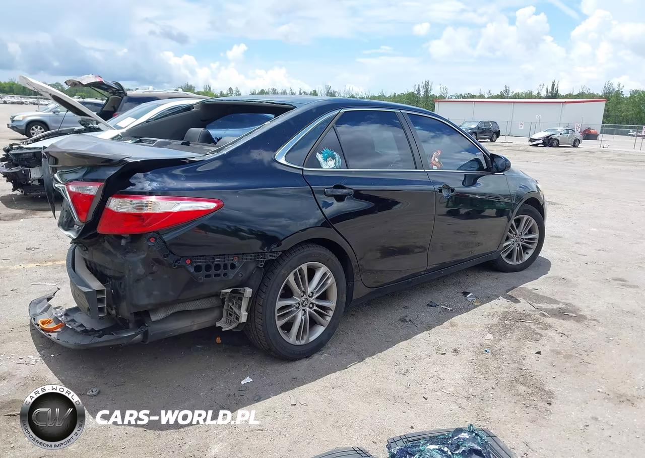 2015 Toyota Camry Se VIN:4T1BF1FK1FU475238 - 4