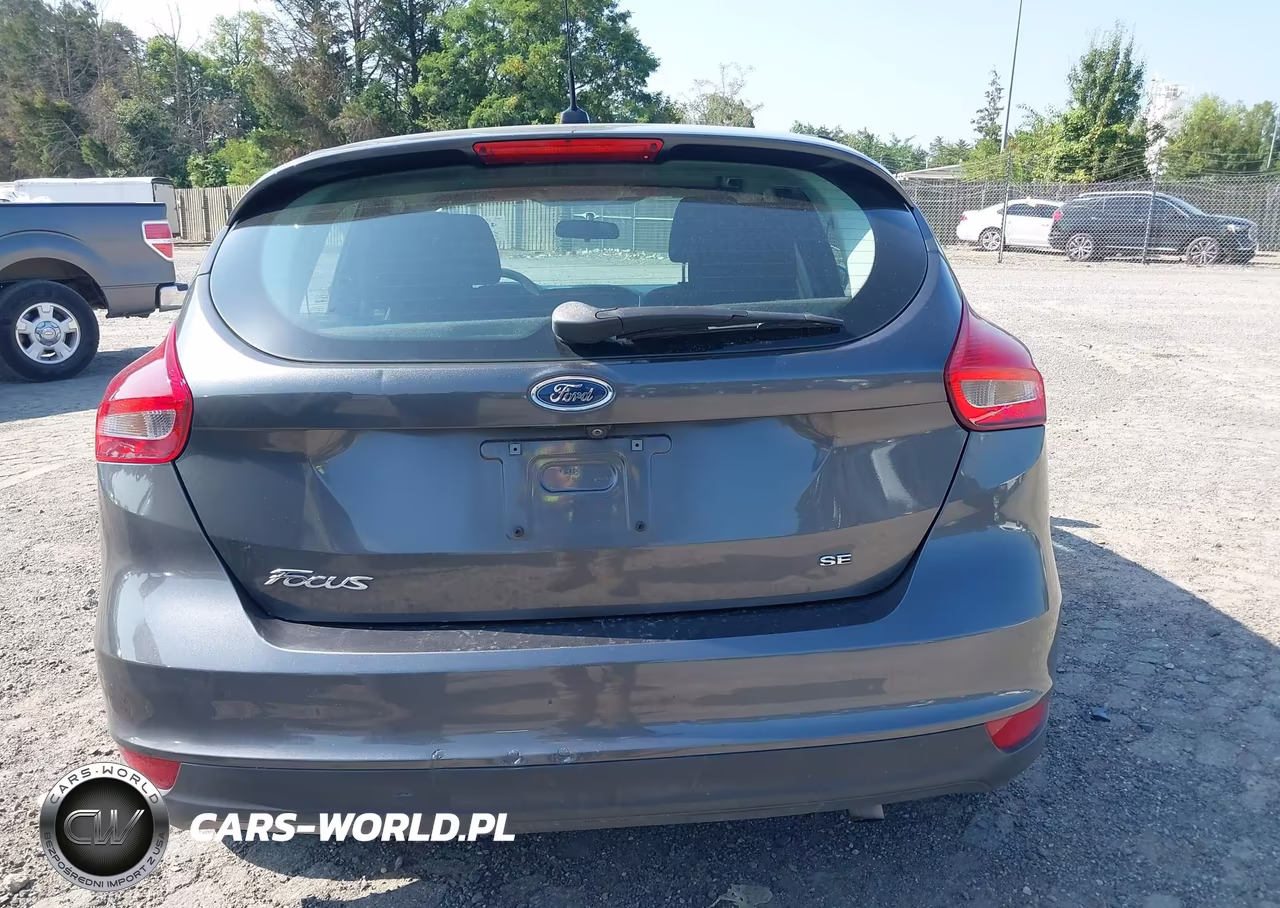 2017 Ford Focus Se VIN:1FADP3K28HL271868 - 17
