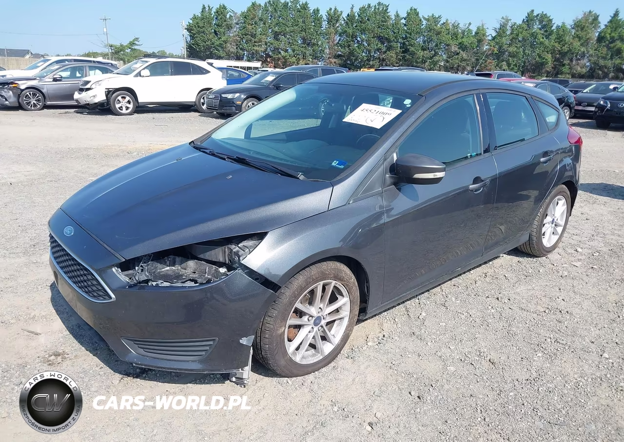 2017 Ford Focus Se VIN:1FADP3K28HL271868 - 2