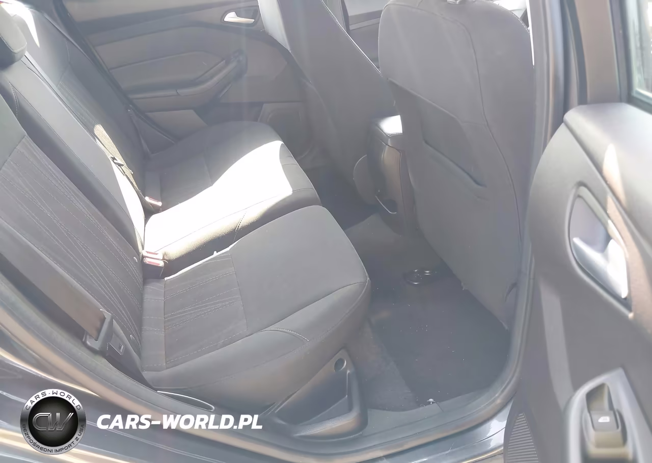2017 Ford Focus Se VIN:1FADP3K28HL271868 - 8