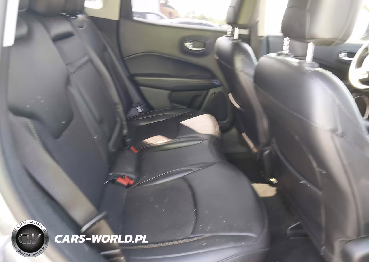 2019 Jeep Compass Latitude 4X4 VIN:3C4NJDBB3KT596784 - 8