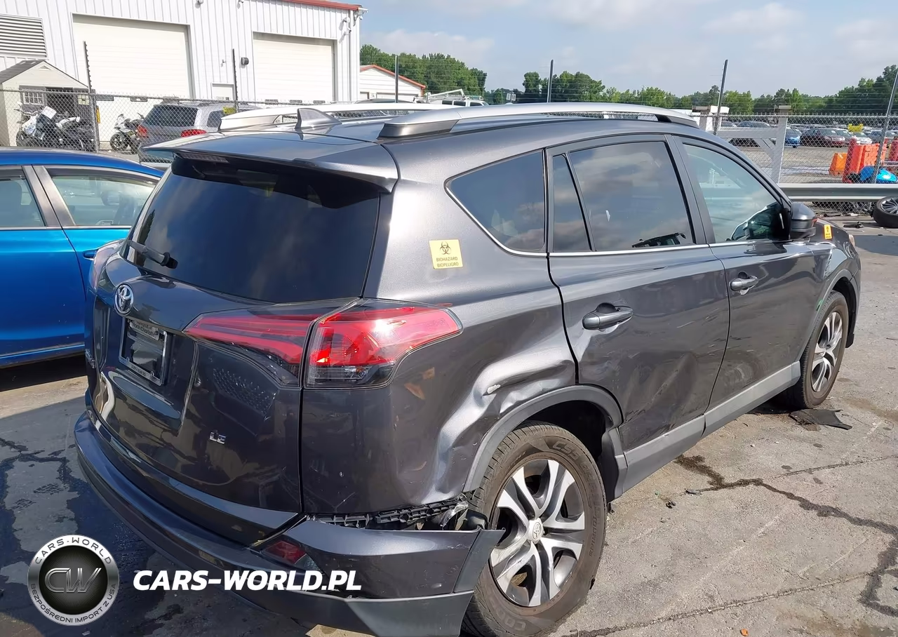 2018 Toyota Rav4 Le VIN:2T3ZFREV1JW503340 - 4