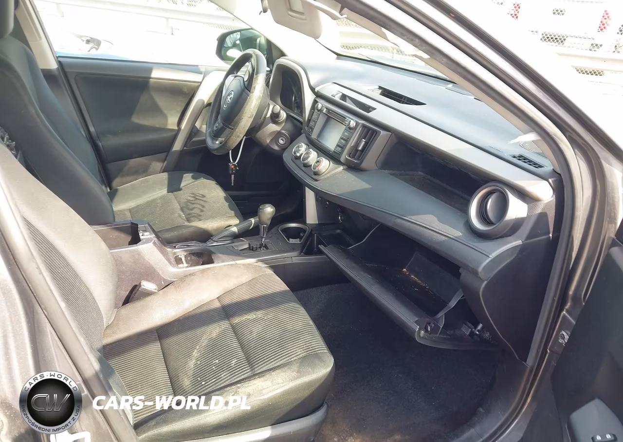 2018 Toyota Rav4 Le VIN:2T3ZFREV1JW503340 - 5