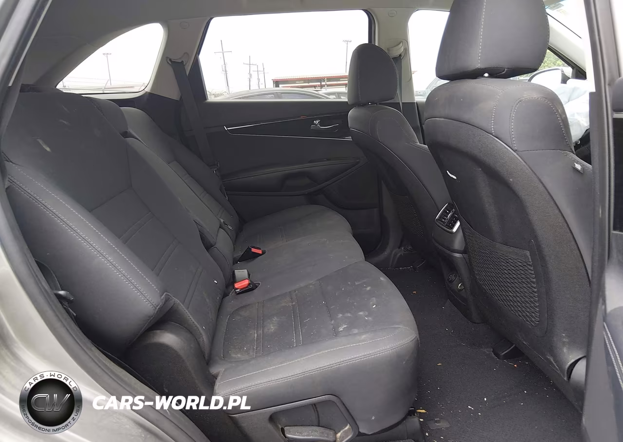 2019 Kia Sorento 2.4L Lx VIN:5XYPG4A30KG556462 - 8