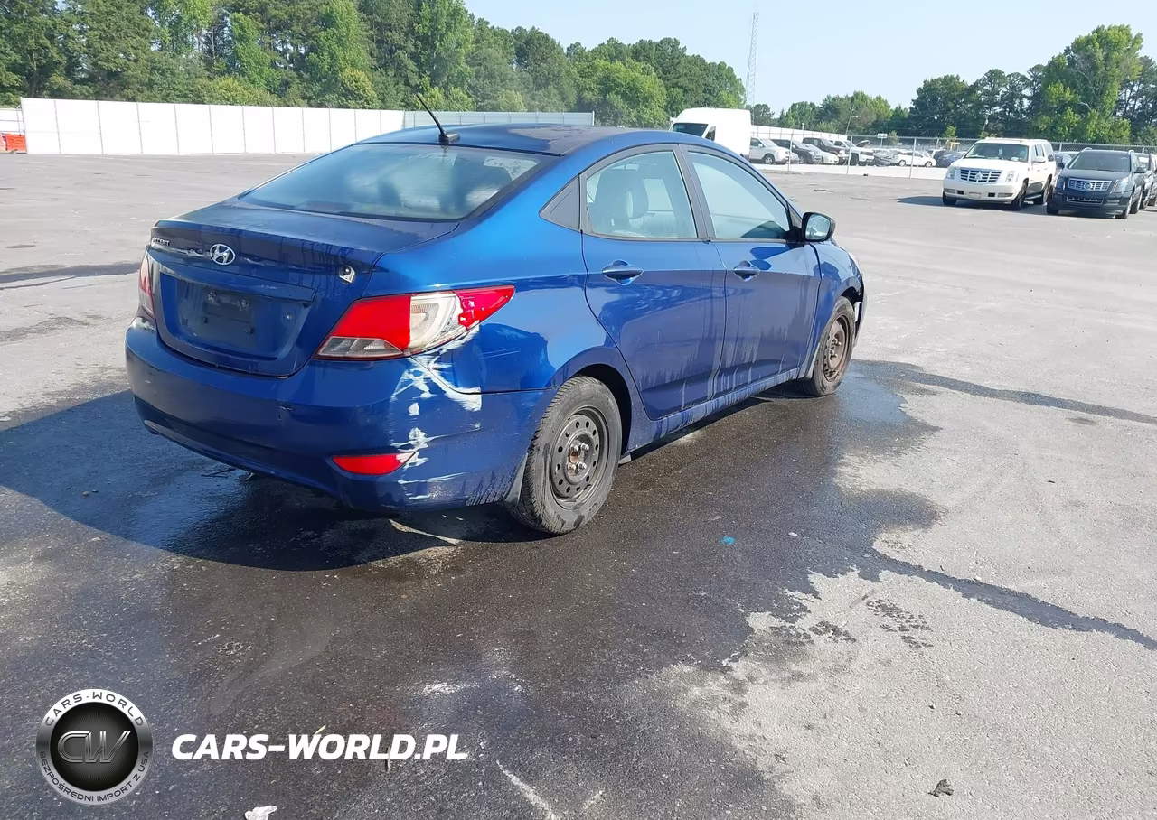 2015 Hyundai Accent Gls VIN:KMHCT4AE6FU921772 - 4