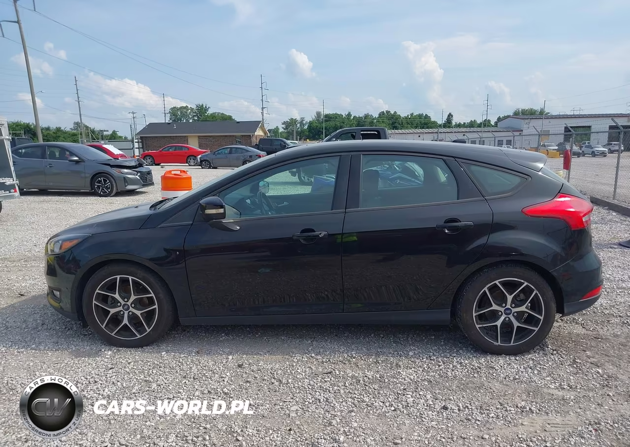 2018 Ford Focus Sel VIN:1FADP3M24JL223397 - 15