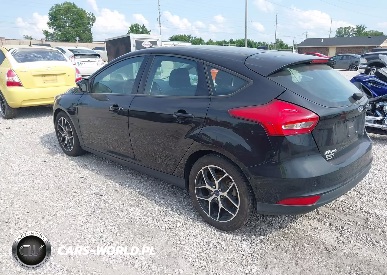 2018 Ford Focus Sel VIN:1FADP3M24JL223397 - 3