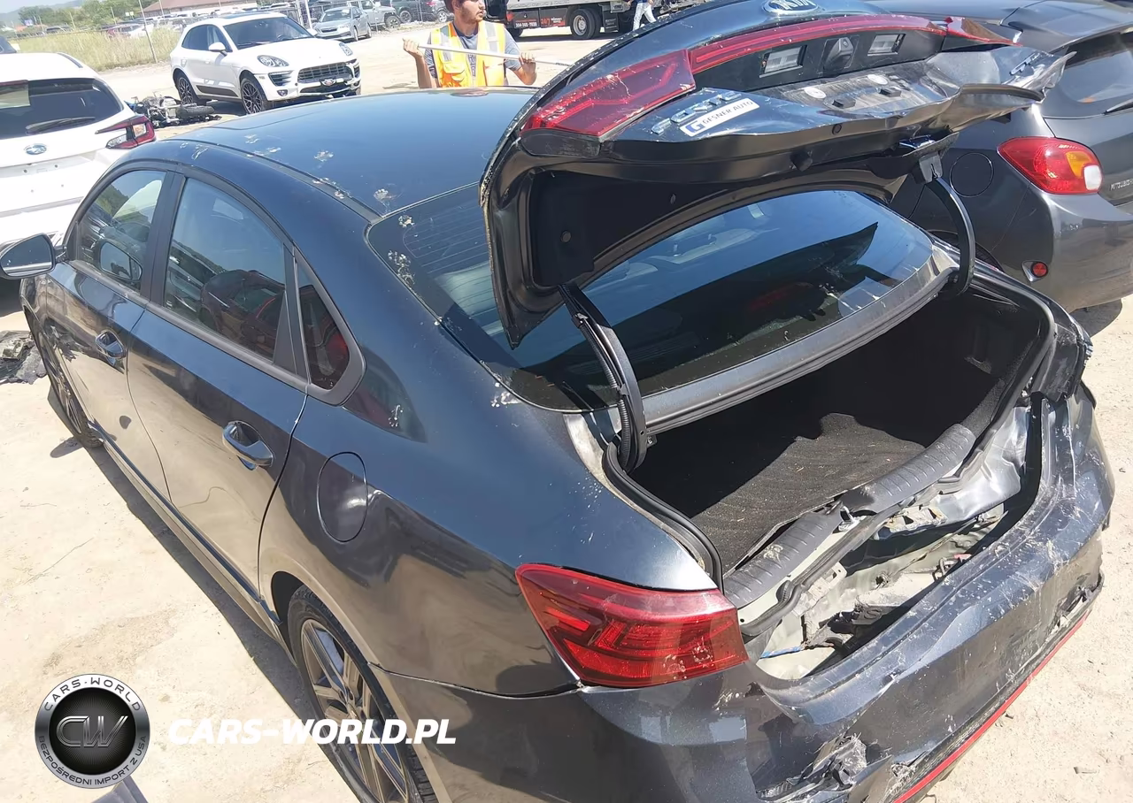 2021 Kia Forte Gt-Line VIN:3KPF34AD0ME324542 - 3