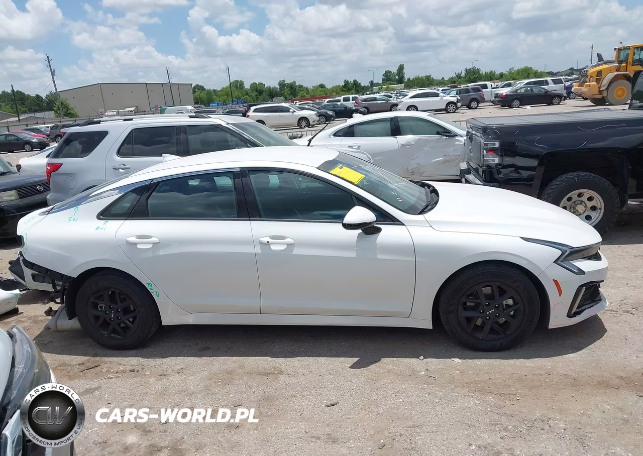 2025 Kia K5 Lxs VIN:KNAG24J78S5297629 - 14