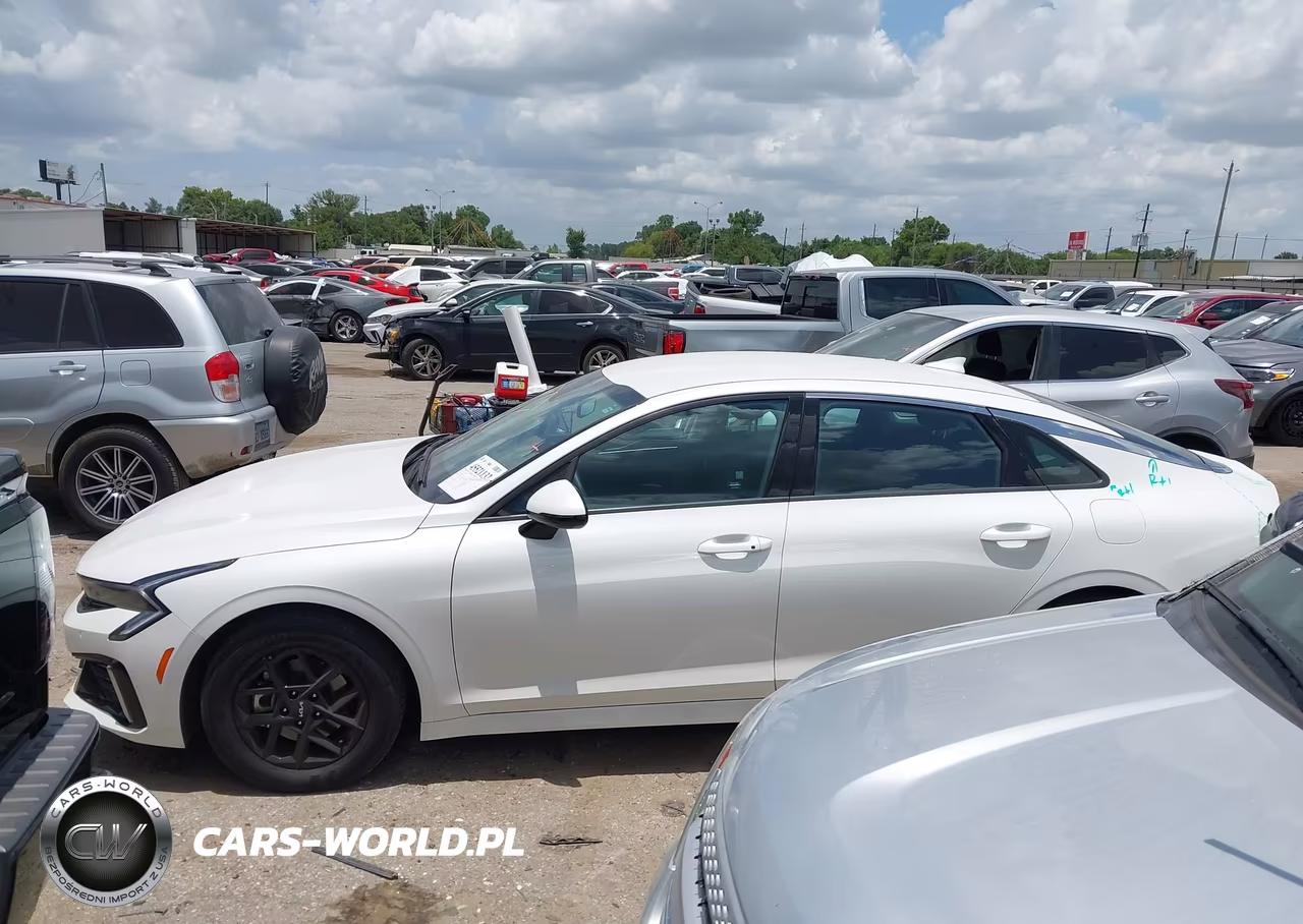 2025 Kia K5 Lxs VIN:KNAG24J78S5297629 - 15
