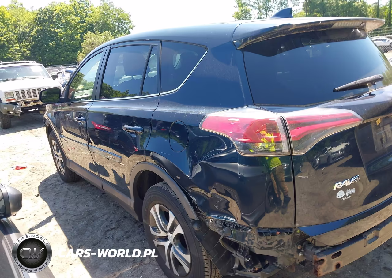 2018 Toyota Rav4 Le VIN:JTMBFREV0JJ225594 - 3