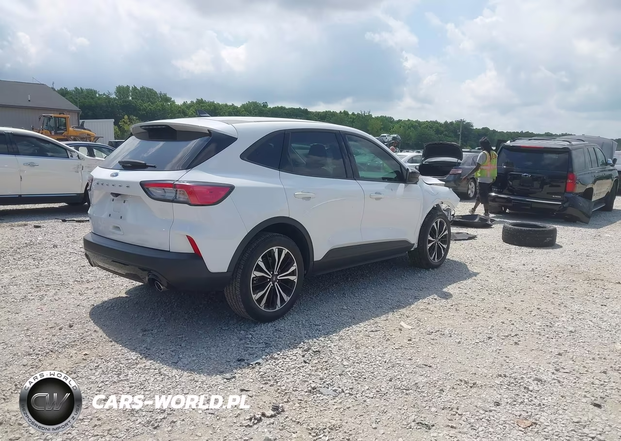 2021 Ford Escape Se VIN:1FMCU0G68MUA23502 - 4