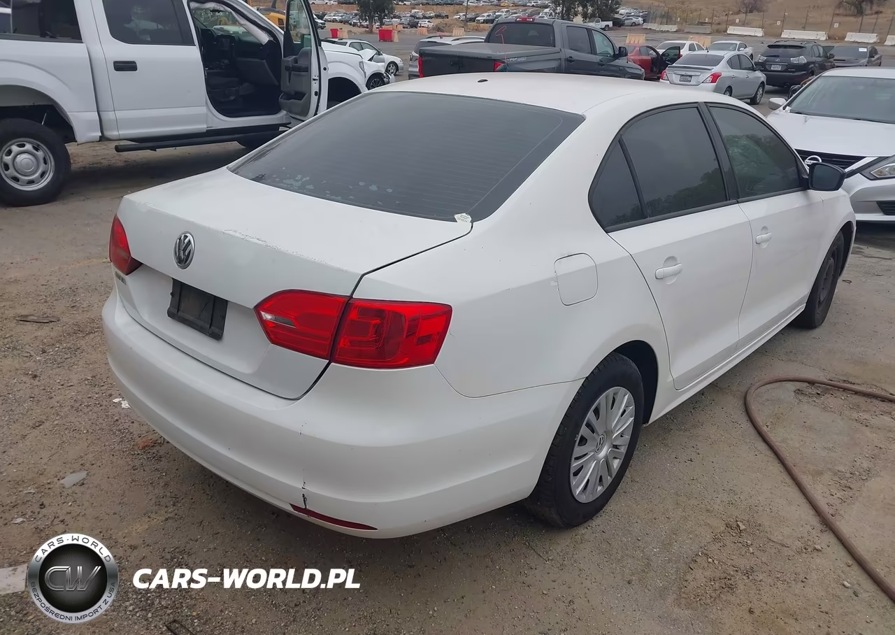 2012 Volkswagen Jetta 2.0L S VIN:3VW2K7AJXCM316586 - 4