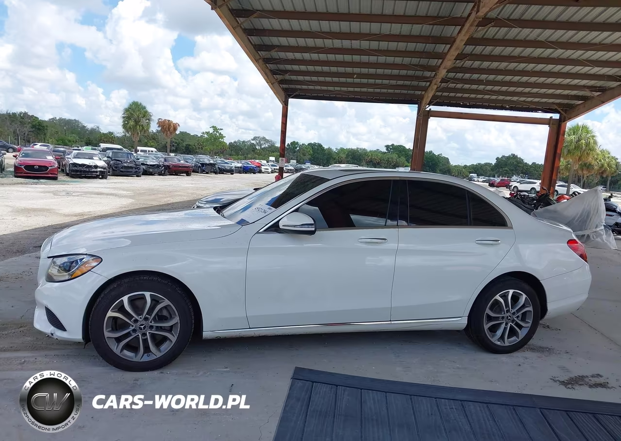 2018 Mercedes-Benz C 300 4Matic VIN:55SWF4KB8JU238324 - 14