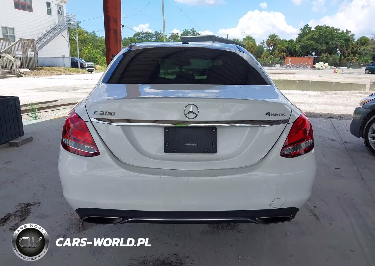 2018 Mercedes-Benz C 300 4Matic VIN:55SWF4KB8JU238324 - 16