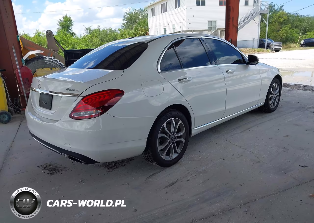 2018 Mercedes-Benz C 300 4Matic VIN:55SWF4KB8JU238324 - 4