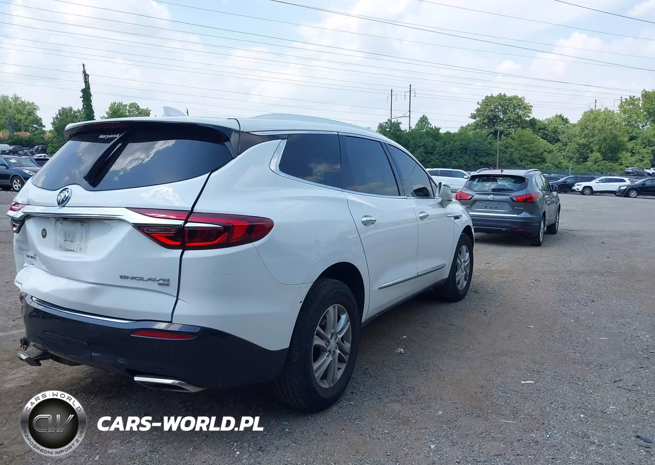 2018 Buick Enclave Essence VIN:5GAEVAKW0JJ180141 - 4