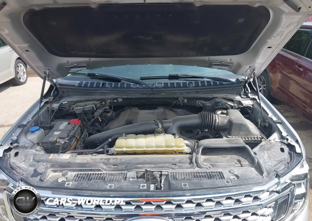 2019 Ford Expedition Max Platinum VIN:1FMJK1MTXKEA73645 - 10