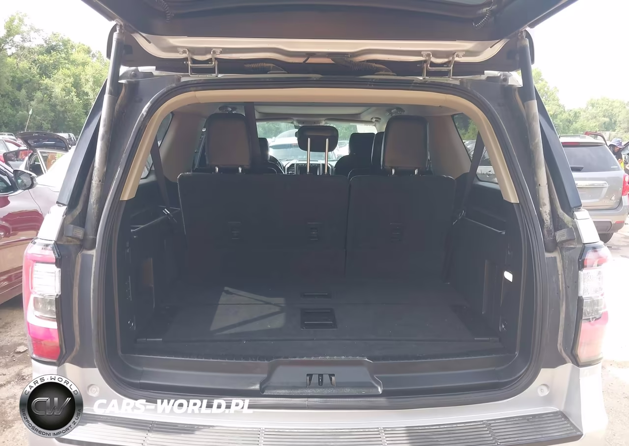 2019 Ford Expedition Max Platinum VIN:1FMJK1MTXKEA73645 - 17