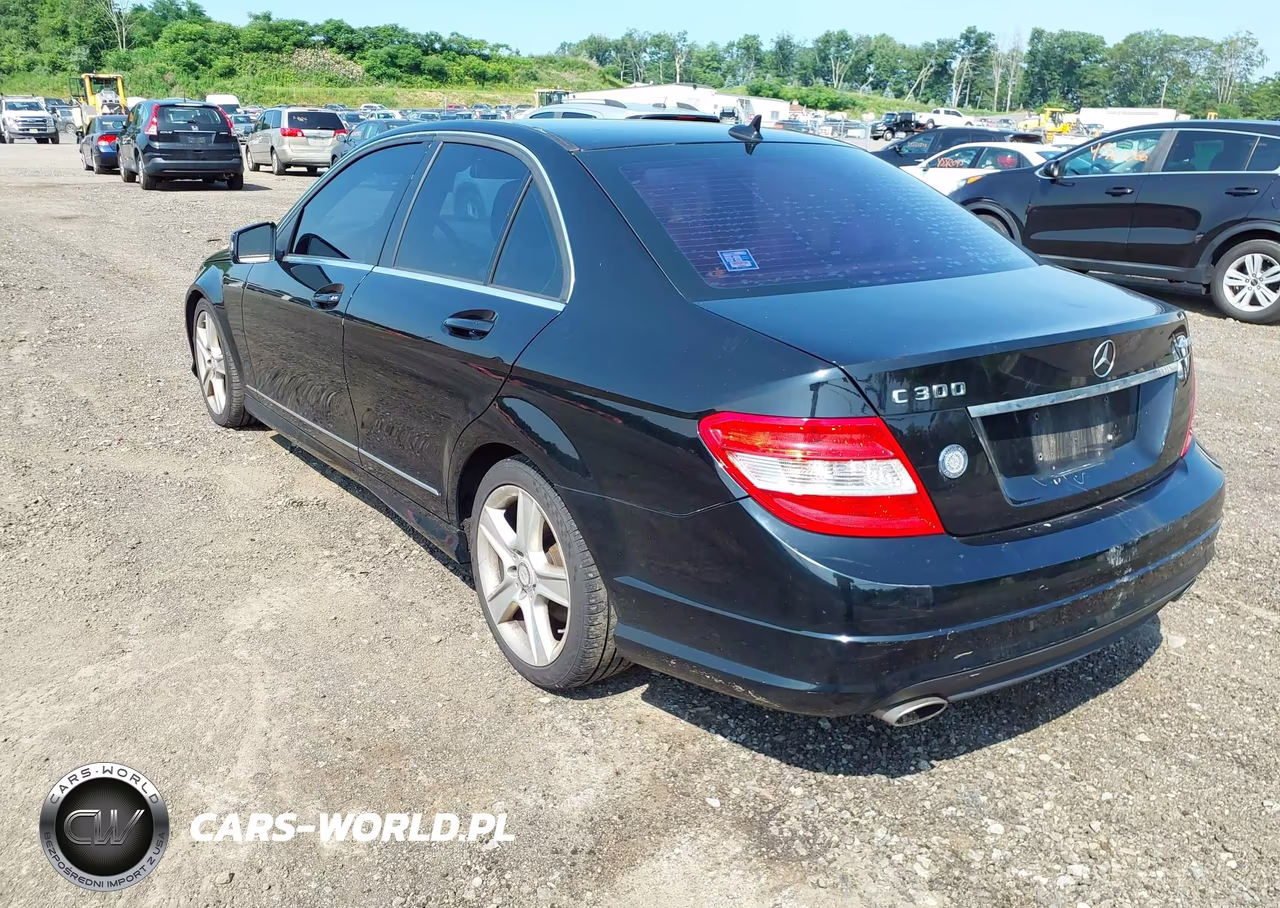 2011 Mercedes-Benz C 300 Sport 4Matic VIN:WDDGF8BB1BR162718 - 3