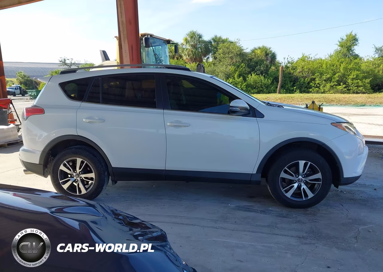 2018 Toyota Rav4 Xle VIN:JTMWFREV4JJ182766 - 13