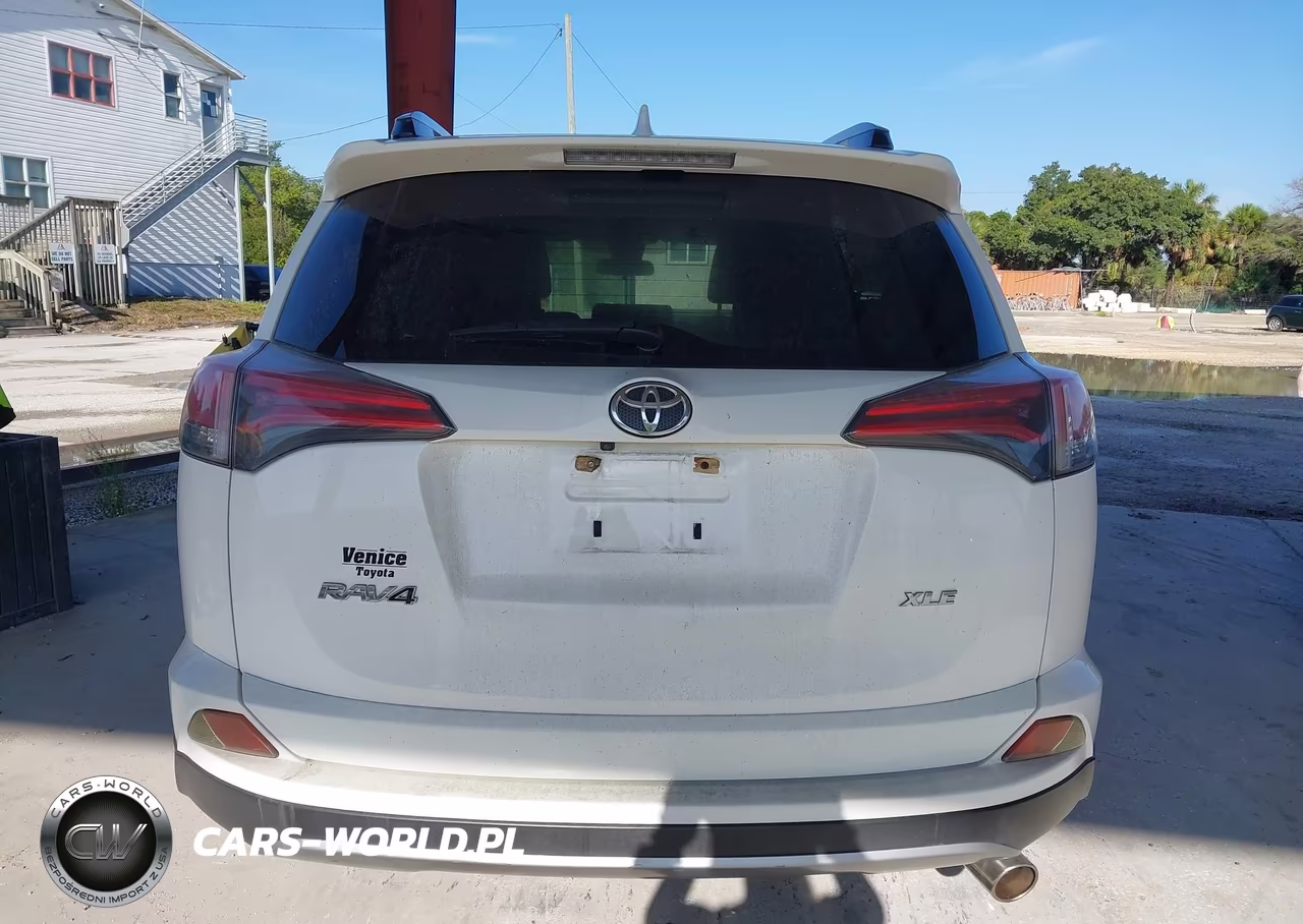 2018 Toyota Rav4 Xle VIN:JTMWFREV4JJ182766 - 16