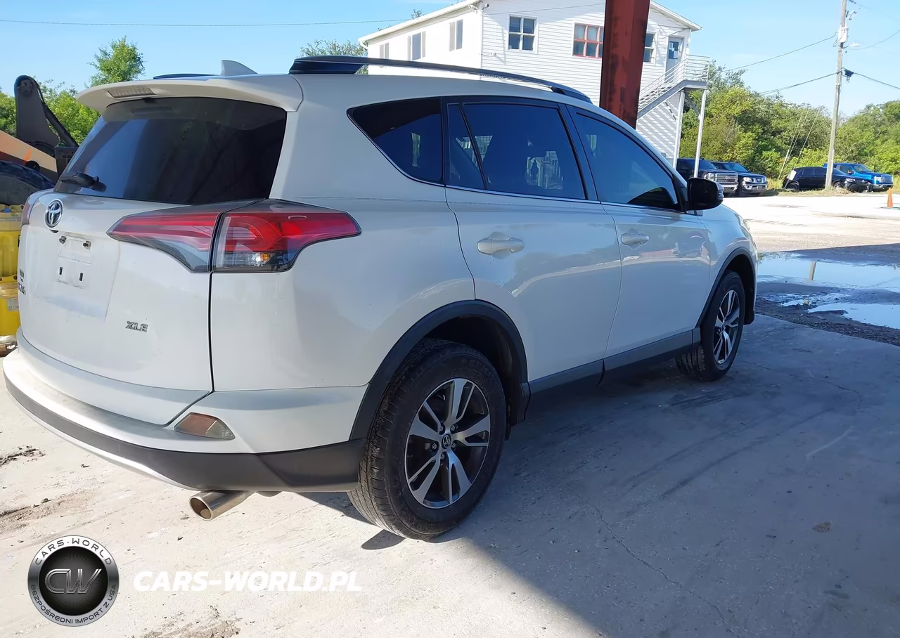 2018 Toyota Rav4 Xle VIN:JTMWFREV4JJ182766 - 4