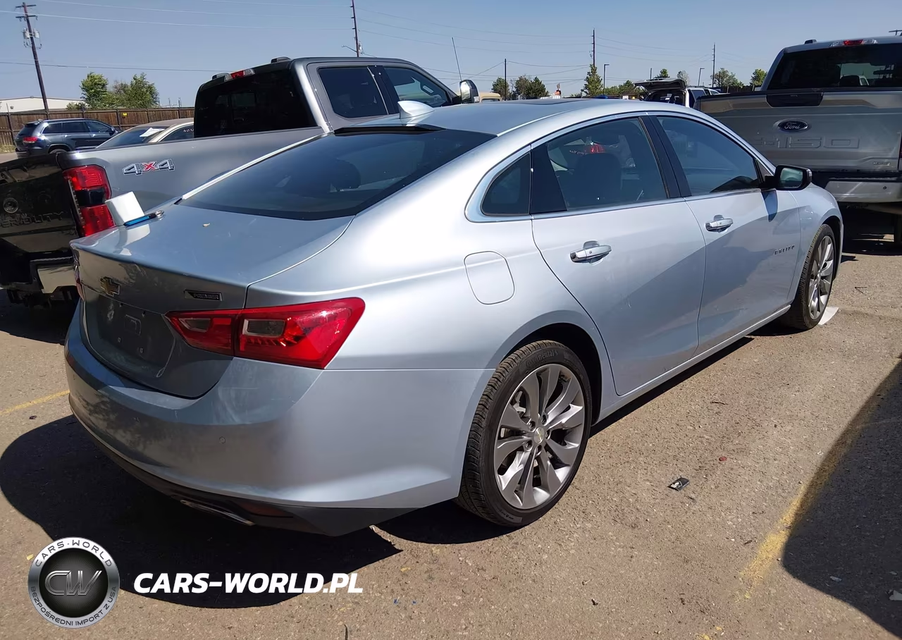 2018 Chevrolet Malibu Premier VIN:1G1ZE5SX0JF111297 - 4