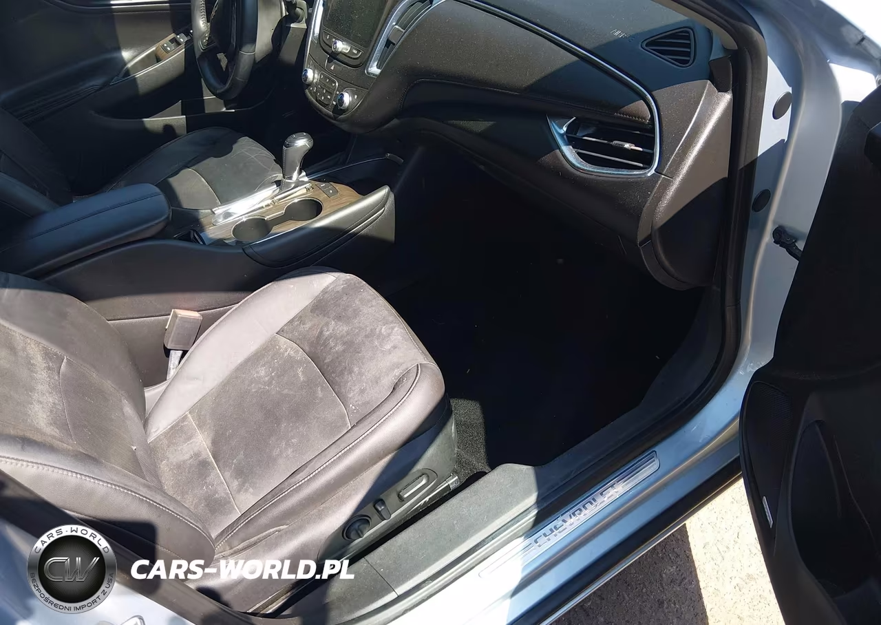 2018 Chevrolet Malibu Premier VIN:1G1ZE5SX0JF111297 - 8