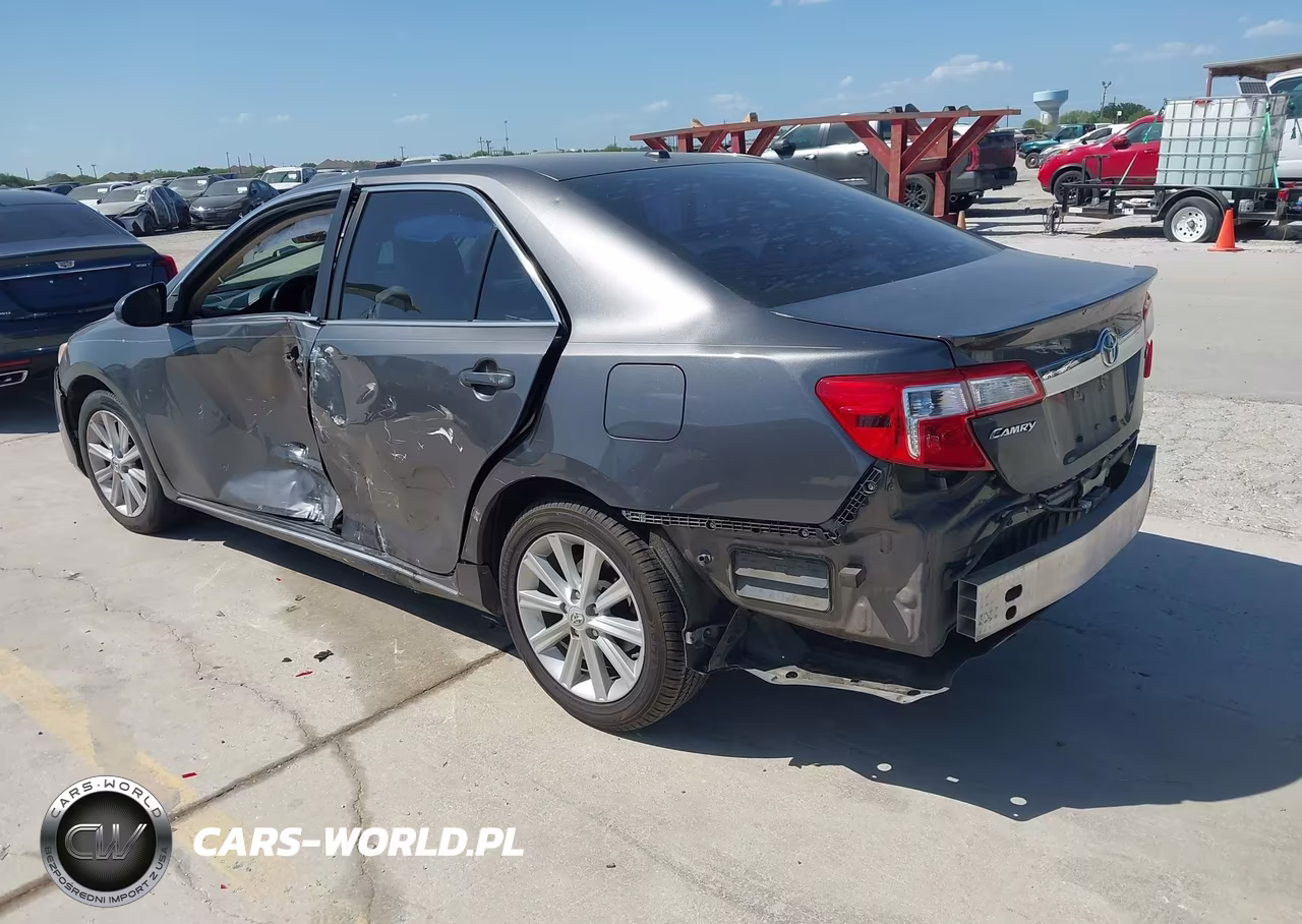 2014 Toyota Camry Xle VIN:4T4BF1FK4ER358337 - 3