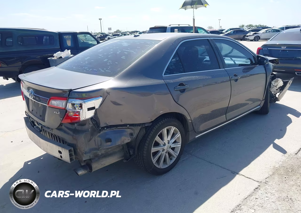 2014 Toyota Camry Xle VIN:4T4BF1FK4ER358337 - 4