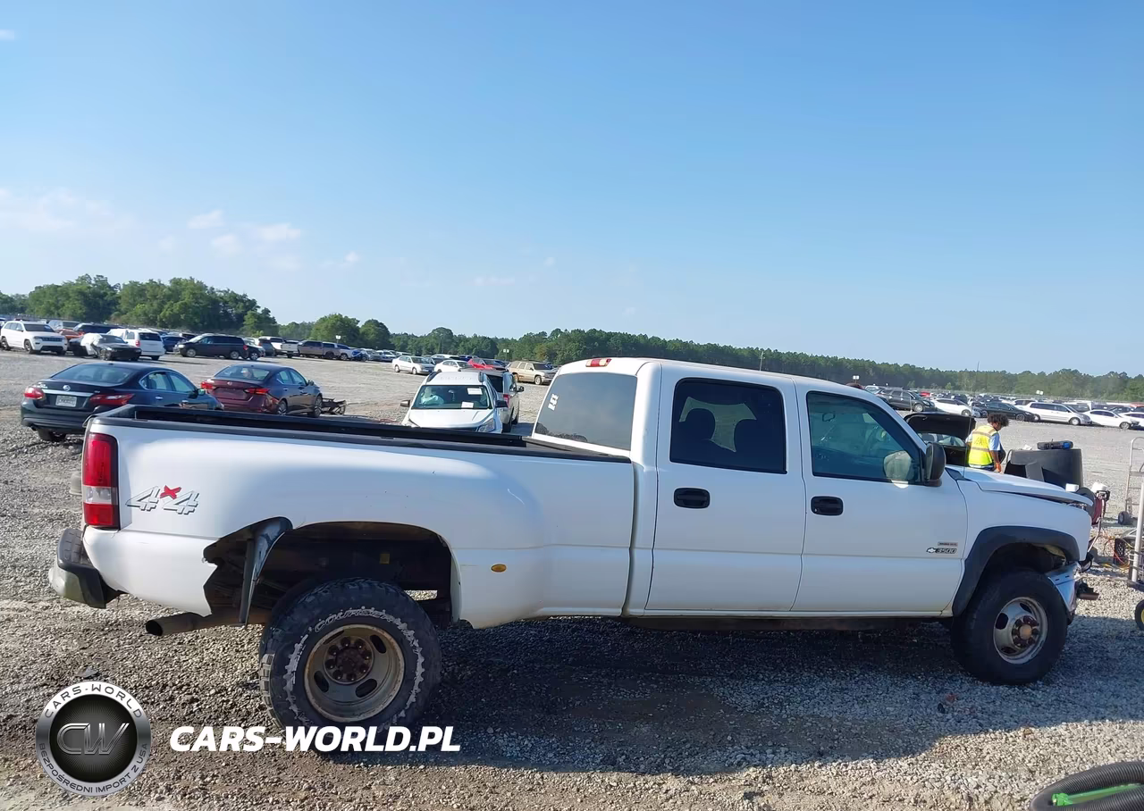 2005 Chevrolet Silverado 3500 Work Truck VIN:1GCJK33225F931133 - 13