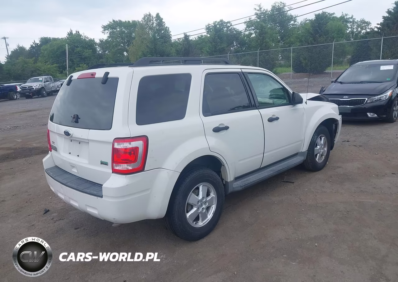 2011 Ford Escape Xlt VIN:1FMCU9DGXBKA60772 - 4